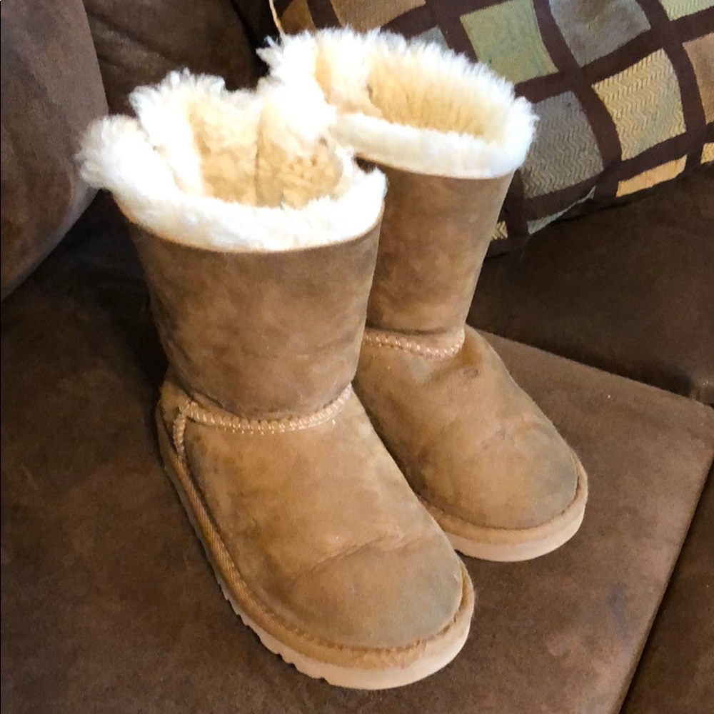 Girls uggs
